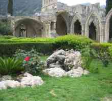 Bellapais Abbey - историческа забележителност на Северен Кипър