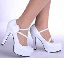 Белите обувки с висок ток са въплъщение на женствеността