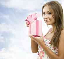 Какво да дадеш на момиче за рождения ден? Идеи за подаръци за приятелка и приятелка