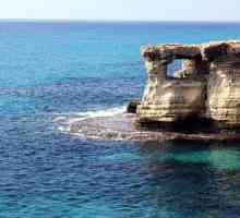 Синята лагуна (Кипър): две забележителности под едно име