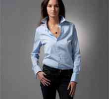 Синя женска риза - незаменима част от гардероба