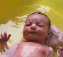 Как да се изкъпете новородено бебе? Въпроси и отговори