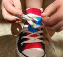 Как да учим дете да свързва обувки по много начини независимо?