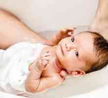 Как да организираме първото къпане на новородено бебе