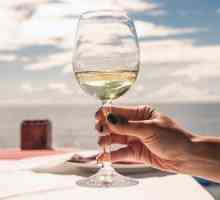Как да запазите чаша вино? етикет