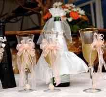 Как да направите чаша за младоженците със собствените си ръце: идеи и полезни съвети