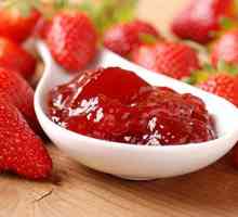 Как да готвя вкусно и гъсто сладко от ягоди