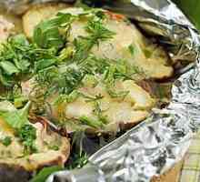 Как да се пекат картофи в фолио във фурната правилно и вкусно?
