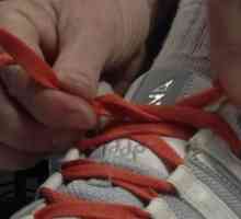Как да се вратовръзка на shoelaces първоначално?