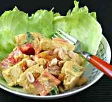 Пилешка салата със стафиди и зеленчуци: рецепта с снимка