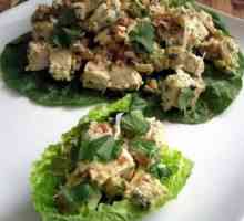 Светла и изискана салата със зелена салата и пиле: интересни рецепти