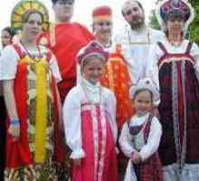 Народни носии на Русия. Костюми на руския народ