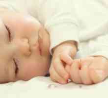 Защо детето потят по време на сън? Отговори на специалисти