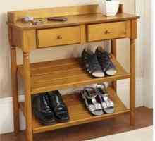Стойка за обувки - незаменима мебел в коридора