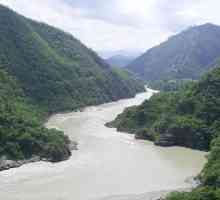 Река Ганг е свещена река и въплъщение на върховна власт в Индия