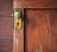 Възстановяване на дървена врата: инструкция за домашни занаятчии