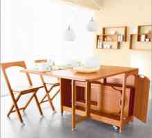 Таблица с чекмеджета и рафтове - удобни мебели за малки апартаменти