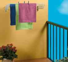 Сушилня за дрехи на стената на балкона: предимства, възможности за избор и приложение