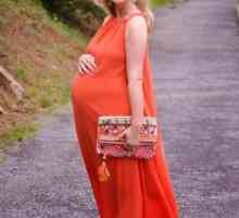 Изберете стилна рокля в пода за бременна жена: за почивка и за всеки ден