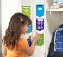 Защо се нуждаете от джоба в шкафчето за детска градина и как да го направите сами?