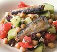 Прекрасна рецепта за салата от консервирана риба