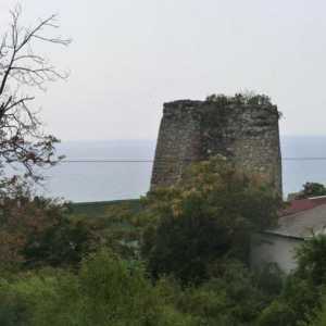Алустън е крепост в Крим. Преглед атракции