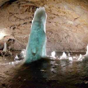 Askinskaya ледна пещера: описание, местоположение, съвременни проблеми на природния паметник