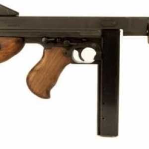 Автоматичното оръжие на Томсън е оръжие от гангстери, използвани от въоръжените сили на много страни