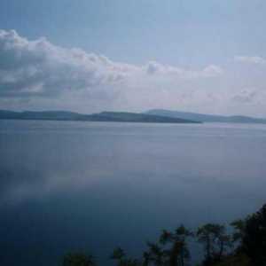 Бархатовото езеро в Красноярск: описание на плажа и инфраструктурата на почивката, отзиви и…