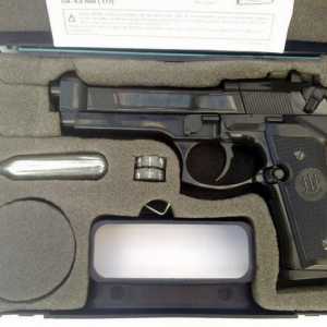 `Beretta 92`. Огнестрелни оръжия италианска фирма Берета: ревюта, цени