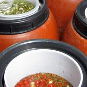 Варенови домати: рецепта за пикантна закуска