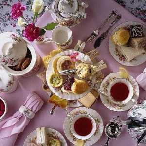 Чаена маса в европейските традиции. Сервиране на маса за чай в традициите на европейските къщи