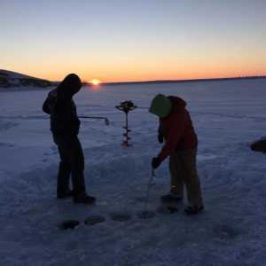 Какво ви е необходимо за зимен риболов? Какви аксесоари са необходими за зимния риболов?