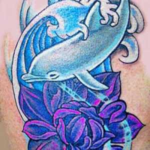 "Делфин" - татуировка със значение. Какво означава това?