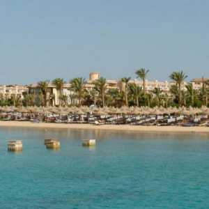 Хотелски комплекс `Desole Pyramis Sahl Hashe`` на самия бряг на Червено море