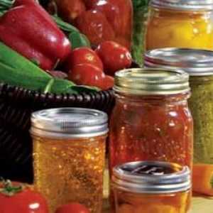 Домашна консервиране: салата "зеленчукова градина", рецепта за зимата