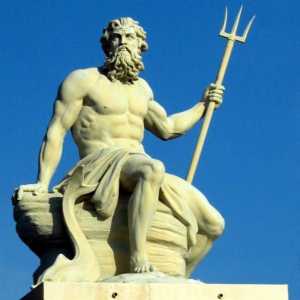 Древният и величествен бог Нептун, патрон на морския елемент