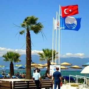 Знаме на Турция - полумесец с звезда на червен банер