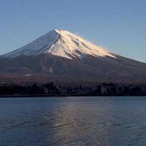 Планината Фуджи в Япония: произходът, историята и височината на планината. Гледки към планината…