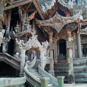 Храмът на истината в Патая е основната атракция на Тайланд