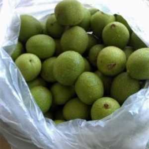 Екзотично конфитюр от зелени орехи: рецепта