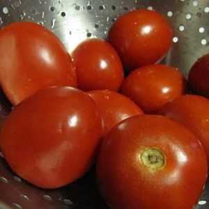 Как да направите доматите в собствения си сок: две възможности