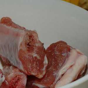 Как да се отървем от миризмата на месо? Ефективни методи