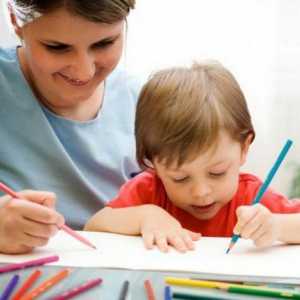 Как да учим детето да държи молив правилно: съвет за родителите