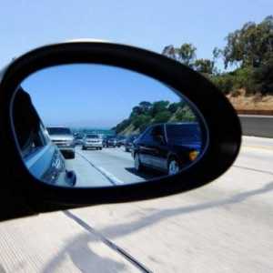 Колко правилно да настроите огледалата в колата? Съвети за шофьора