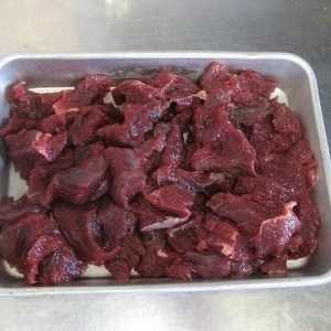 Как да готвите месо от свиня: две рецепти за празнична трапеза и дневна дажба