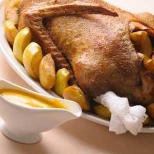 Как да готвя патица с картофи във фурната за празнична трапеза?