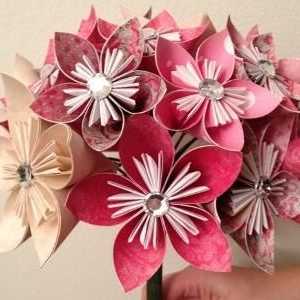 Как да направите модулни оригами "Цветя" със собствените си ръце?