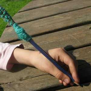 Как да направите магическа пръчка от молив и моля детето?