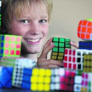 Как да съберем куба на Rubik 2x2. Алгоритъм за изграждане на Rubik`s cube 2x2